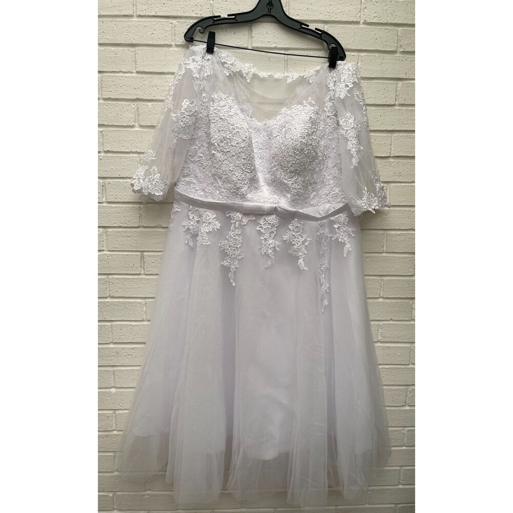 LECOYOYO White Wedding Dress, Short Sleeve Gown, Size 22